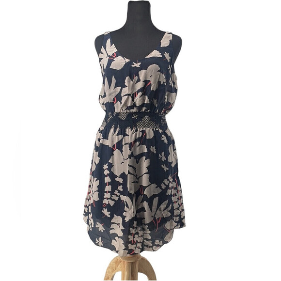 Aritzia Babaton dress 100% silk floral stretch waist summer light weight sz xs - Picture 3 of 14